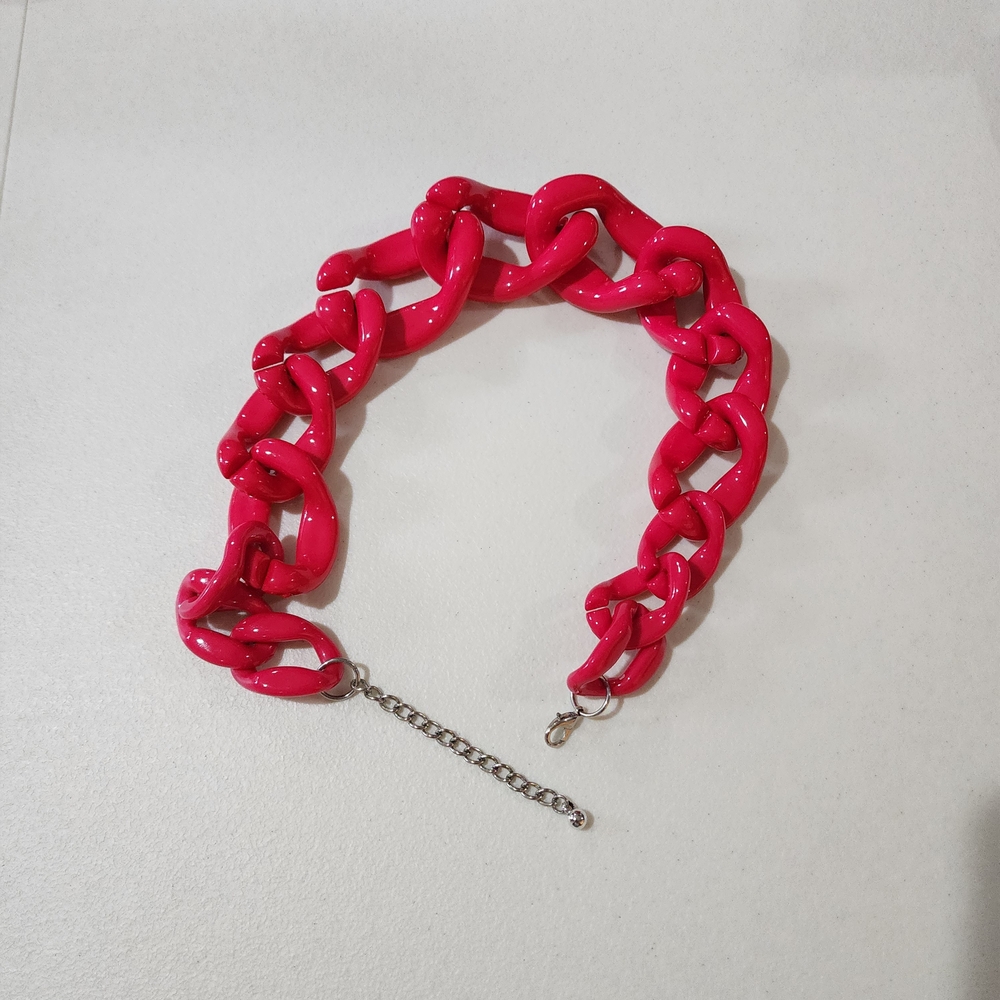 Vibrant Fuchsia Neon Pink Chunky Resin Oversized Chain Link Statement Necklace - Picture 6 of 11